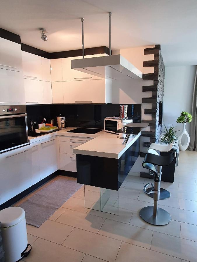 Lucia Exclusive With Parking In The Garage Apartment Porec Luaran gambar