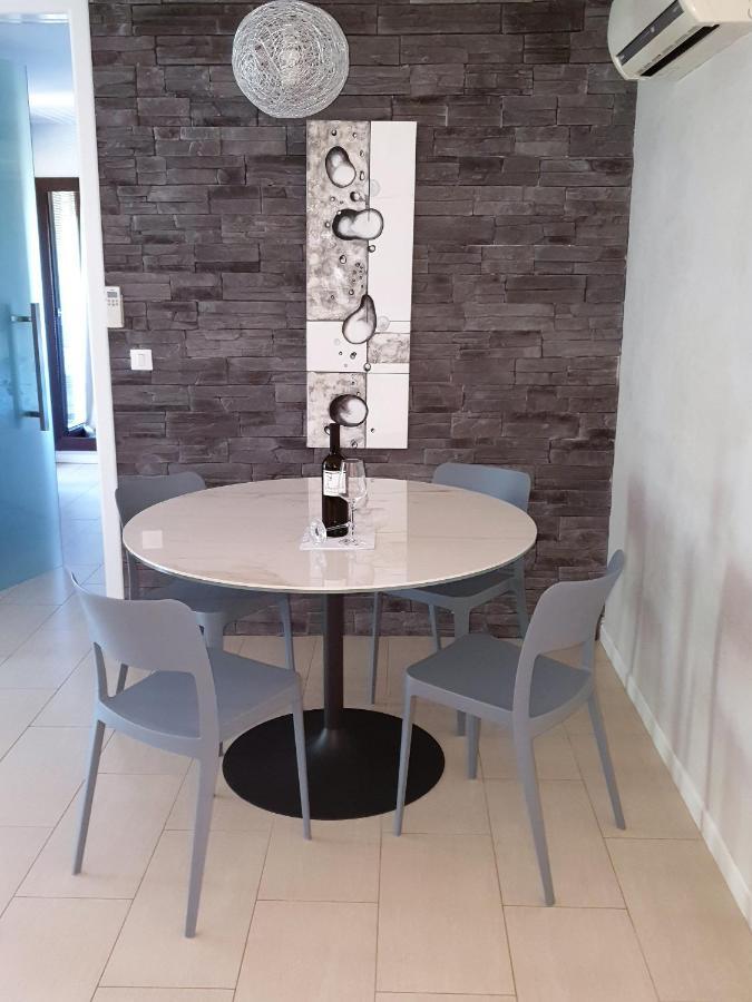 Lucia Exclusive With Parking In The Garage Apartment Porec Luaran gambar