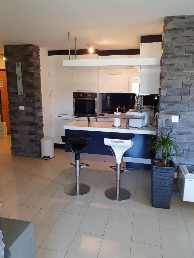 Lucia Exclusive With Parking In The Garage Apartment Porec Luaran gambar