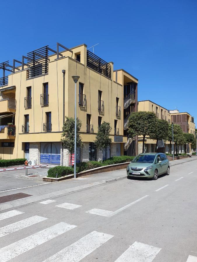 Lucia Exclusive With Parking In The Garage Apartment Porec Luaran gambar