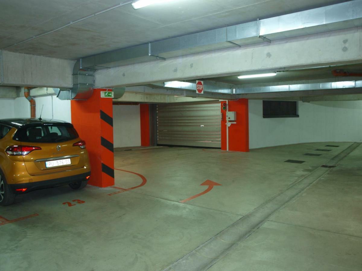 Lucia Exclusive With Parking In The Garage Apartment Porec Luaran gambar